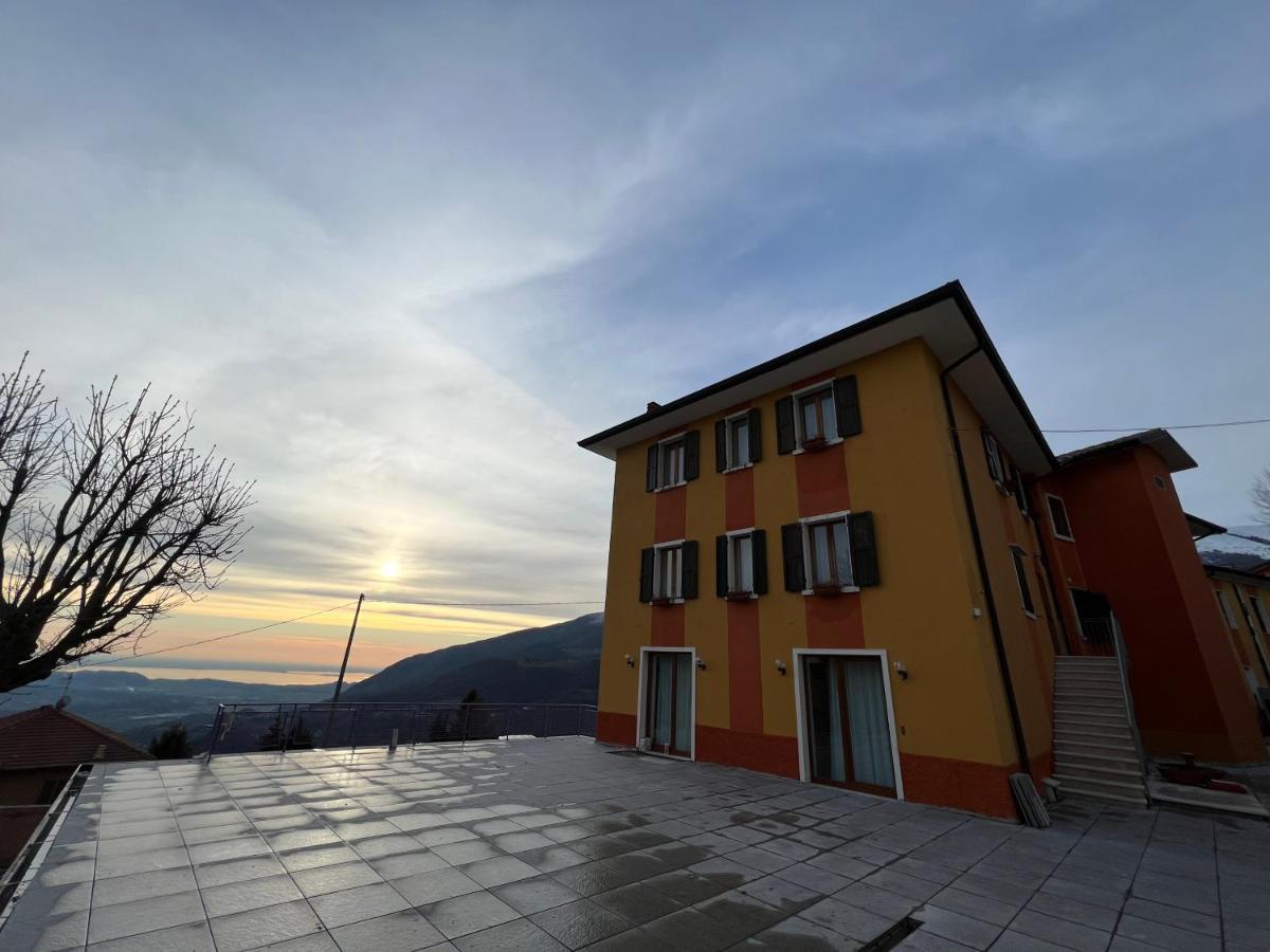 Hotel Belvedere Spiazzi Di Caprino Buitenkant foto
